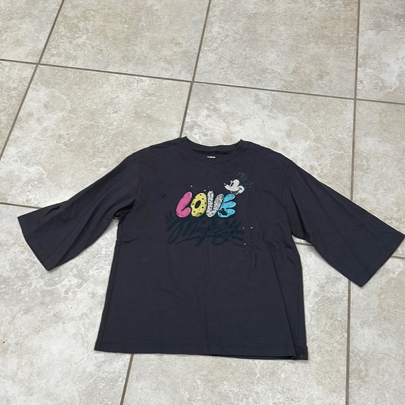 Uniqlo Mickey Mouse Disney Graffiti Bell Sleeve Shirt M - Picture 1 of 5